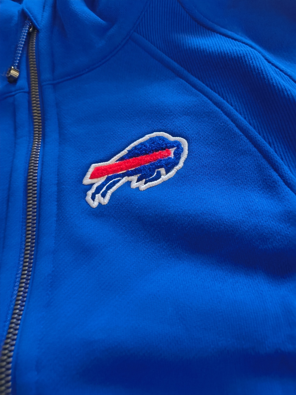 lululemon athletica Blue Buffalo NFL Cropped Half-Zip Hoodie - Picture 5 of 10
